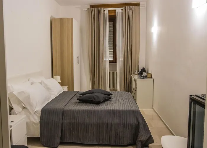 Colonna - Mole Sua Stat Oda ve Kahvaltı 3*